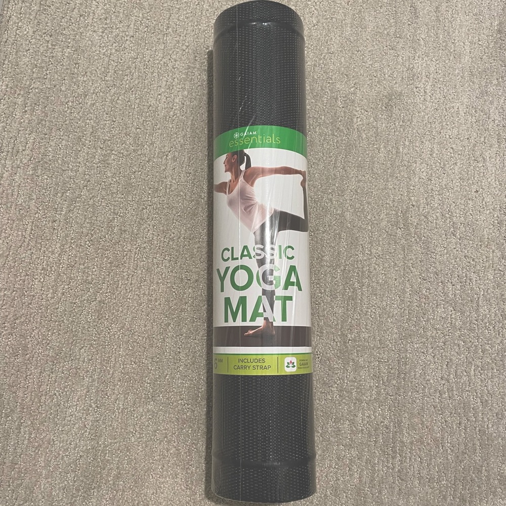 Gaiam black yoga mat